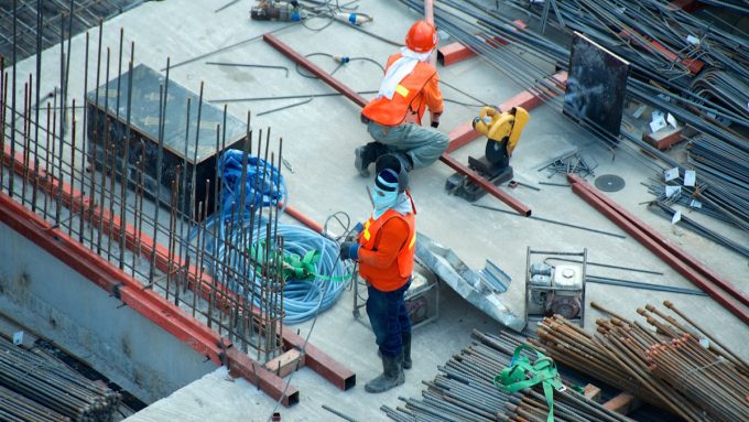 Cantiere di ampliamento residenziale Puglia — Piano Casa LR 36/2023 impatto mercato due anni