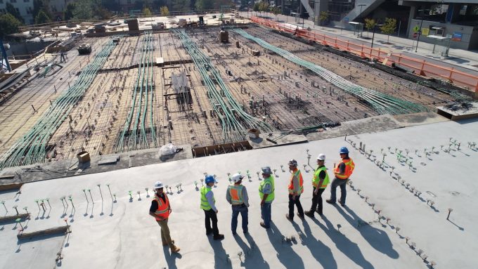Cantiere infrastrutturale in costruzione Sud Italia — PNRR immobiliare Mezzogiorno ricadute